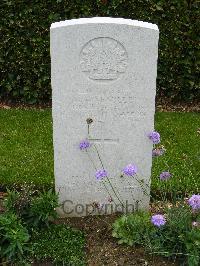 London Cemetery And Extension Longueval - Neville, Malcolm Alexander