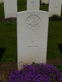 London Cemetery And Extension Longueval - Pointing, George Cyril