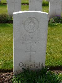 London Cemetery And Extension Longueval - Powell, Oswald George