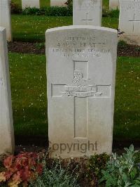 London Cemetery And Extension Longueval - Pratte, Arthur Williams Staples