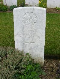 London Cemetery And Extension Longueval - Priest, Thomas Henry