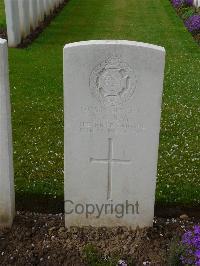 London Cemetery And Extension Longueval - Ray, Victor Albert