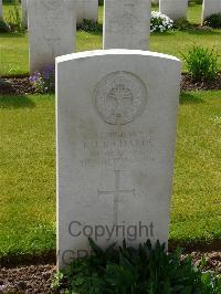 London Cemetery And Extension Longueval - Richards, Robert John