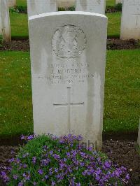London Cemetery And Extension Longueval - Roberts, John