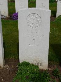 London Cemetery And Extension Longueval - Spicer, Leonard