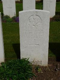 London Cemetery And Extension Longueval - Staniforth, Edmund