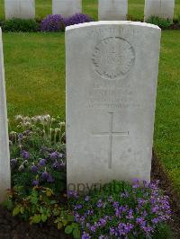 London Cemetery And Extension Longueval - Stirling, Gordon