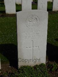 London Cemetery And Extension Longueval - Stone, Arthur John