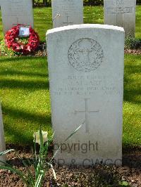 London Cemetery And Extension Longueval - Stuart, James
