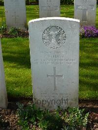 London Cemetery And Extension Longueval - Stuart, James