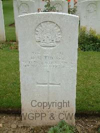 London Cemetery And Extension Longueval - Turner, David Milne