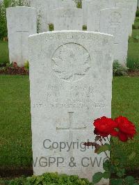 London Cemetery And Extension Longueval - Turvey, Bertram Henry