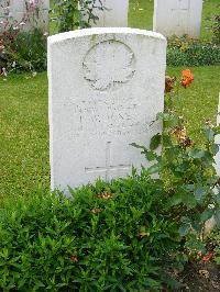 London Cemetery And Extension Longueval - Tyrer, F W