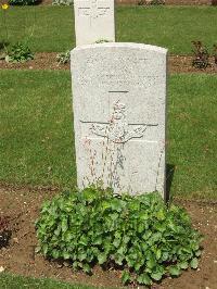 Bienvillers Military Cemetery - Hart, S