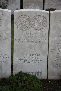 Redan Ridge Cemetery No.2 Beaumont-Hamel - White, W