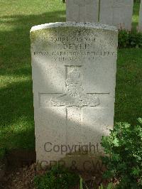 Athies Communal Cemetery Extension - Devlin, John