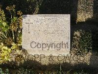 Twelve Tree Copse Cemetery - Bull, B