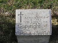 Twelve Tree Copse Cemetery - Bull, W R