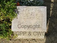 Twelve Tree Copse Cemetery - Dredge, L