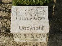 Twelve Tree Copse Cemetery - Driver, R