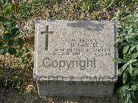 Twelve Tree Copse Cemetery - Garner, Thomas Holt