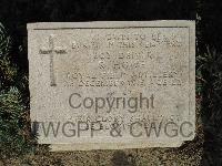 Twelve Tree Copse Cemetery - Howe, R