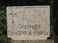 Twelve Tree Copse Cemetery - Hyde, E