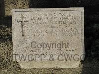 Twelve Tree Copse Cemetery - MacLay, James Webster