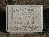 Twelve Tree Copse Cemetery - Reisima, Robert Russell