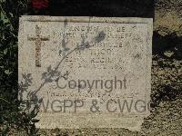 Twelve Tree Copse Cemetery - Thorn, W