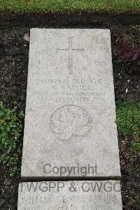 Boulogne Eastern Cemetery - Bather, A