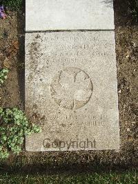Boulogne Eastern Cemetery - Carrothers, Charles Wilfred
