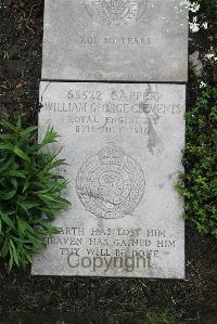 Boulogne Eastern Cemetery - Clements, William George