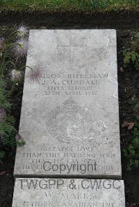 Boulogne Eastern Cemetery - Cundall, J A