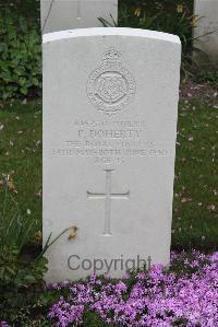 Boulogne Eastern Cemetery - Doherty, Peter