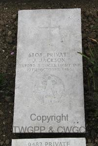 Boulogne Eastern Cemetery - Jackson, J
