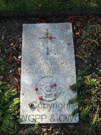 Boulogne Eastern Cemetery - Liptrott, Eric Carr
