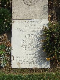 Boulogne Eastern Cemetery - Love, Russell
