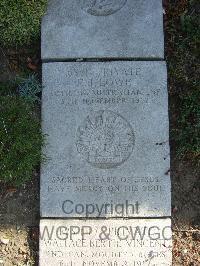 Boulogne Eastern Cemetery - Lowe, Edward John