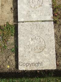 Boulogne Eastern Cemetery - Lamberton, John Andrew