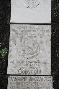 Boulogne Eastern Cemetery - Larard, Harold Martin