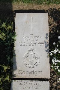 Boulogne Eastern Cemetery - Lawlor, T