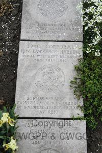 Boulogne Eastern Cemetery - Lawrence-Harding, Frank Walter