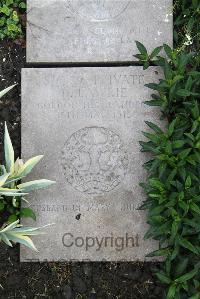 Boulogne Eastern Cemetery - Lawrie, D