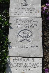 Boulogne Eastern Cemetery - Leadbeater, Joseph Herbert