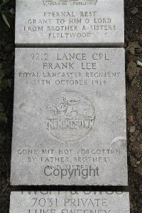 Boulogne Eastern Cemetery - Lee, F