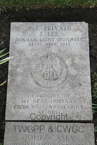 Boulogne Eastern Cemetery - Lee, S