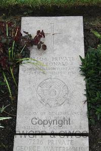 Boulogne Eastern Cemetery - Leonard, Francis