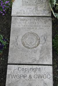 Boulogne Eastern Cemetery - Levey, H