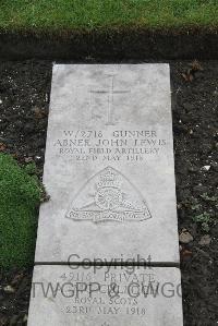 Boulogne Eastern Cemetery - Lewis, Abner John